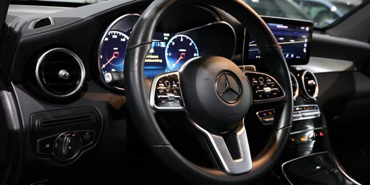 Mercedes-Benz GLC 300 d 4M BUSINESS SPORT PANORAMA, WIDESCREEN 150.000 km 29.991 &euro; Hamm 59077