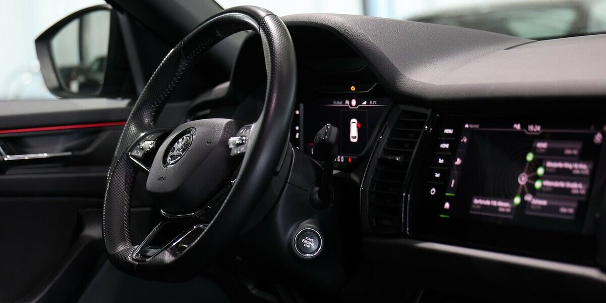 Skoda Kodiaq 2.0 TDI DSG 4x4 SPORTLINE BLACK / SCHÖN 125.000 km 27.991 &euro; Hamm 59077