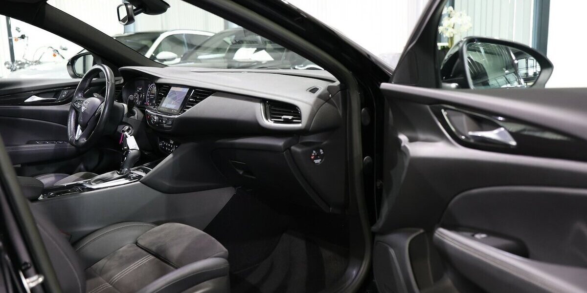 Opel Insignia LIMO 2.0 D BUSINESS GRAND SPORT GS-LINE 68.000 km 21.766 &euro; Hamm 59077