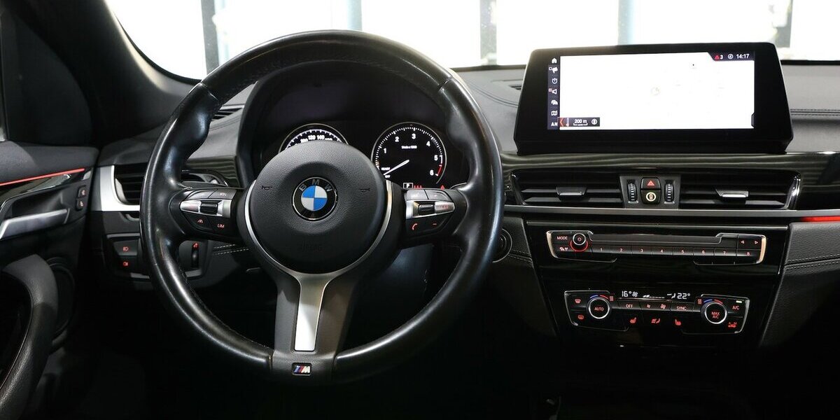 BMW X1 xDrive 20d M-SPORT SHADOW PANORAMA, LED 113.000 km 27.555 &euro; Hamm 59077
