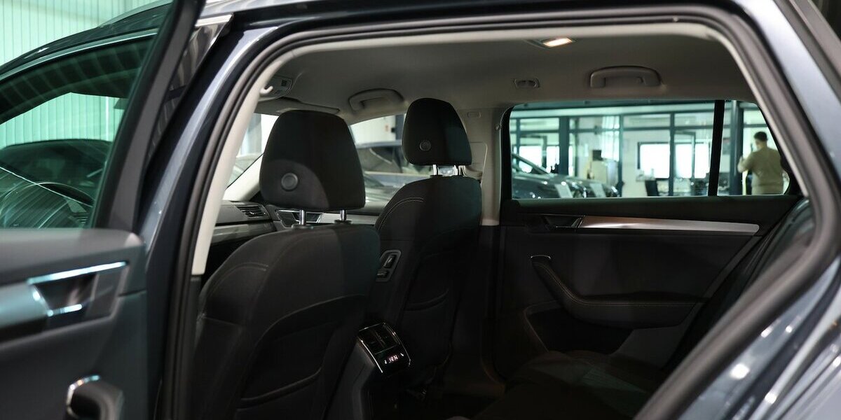 Skoda Superb Combi 2.0 TDI DSG 4x4 STYLE / MATRIX-LED 113.000 km 22.559 &euro; Hamm 59077