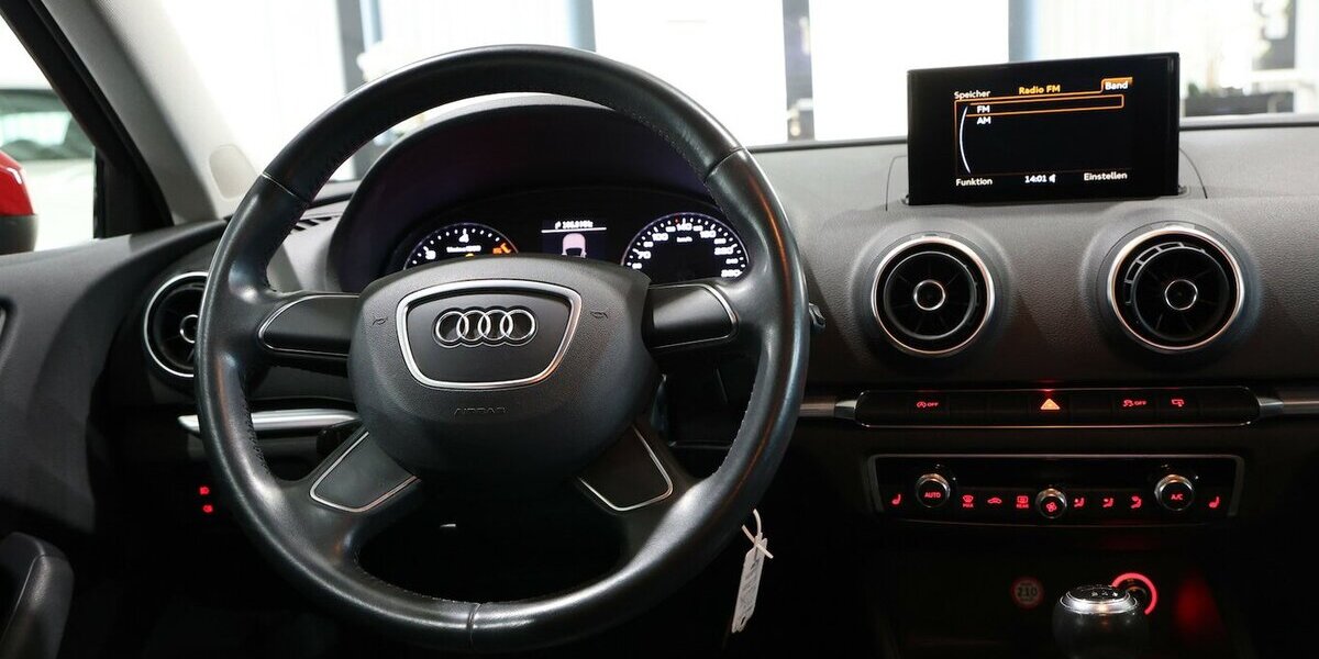 Audi A3 SPORTBACK 2.0 TDI ATTRACTION 1.HAND / XENON 132.000 km 11.855 &euro; Hamm 59077