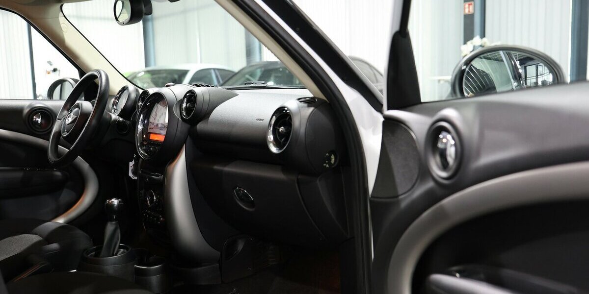 Mini Cooper D Countryman PEPPER II CARBON COLOUR 129.000 km 8.666 &euro; Hamm 59077