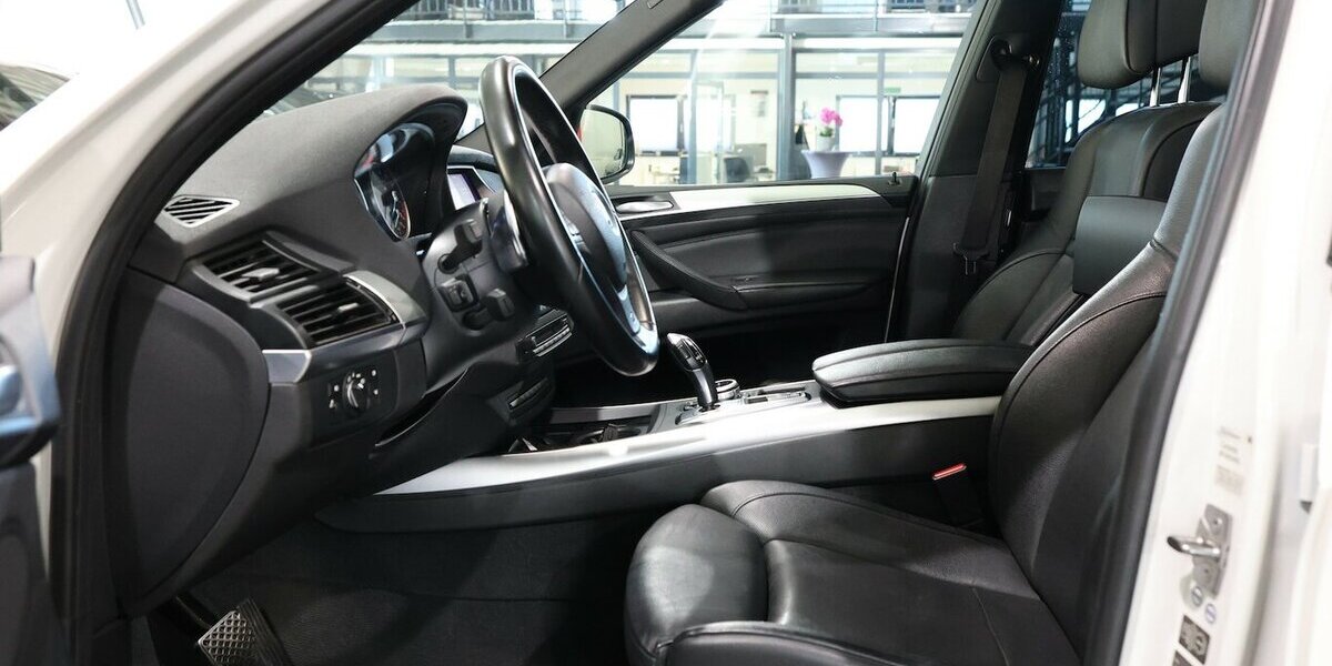 BMW X5 M xDrive50i WHITE M-SPORTPAKET / PANORAMA 66.000 km 17.502 &euro; Hamm 59077