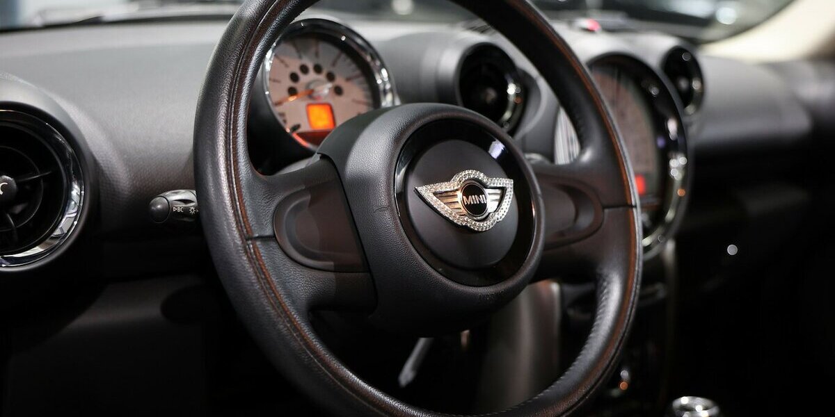 Mini Cooper D Countryman PEPPER II CARBON COLOUR 129.000 km 8.666 &euro; Hamm 59077