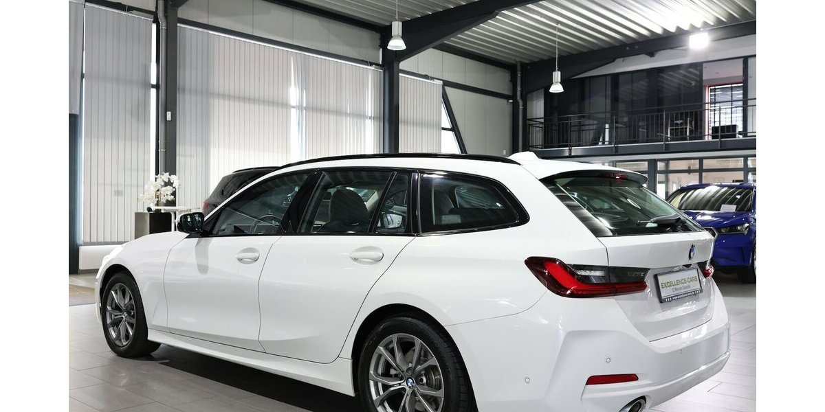 BMW 320d Touring SPORT / CURVED+HEAD-UP / PANORAMA 100.000 km 25.111 &euro; Hamm 59077