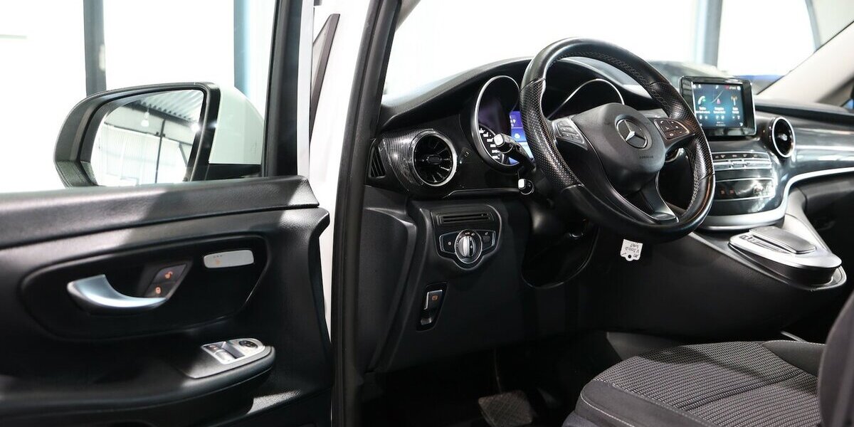 Mercedes-Benz V 300 d KOMPAKT / BETT+LIEGE / LED / NAVI+ / AHK 115.000 km 39.991 &euro; Hamm 59077