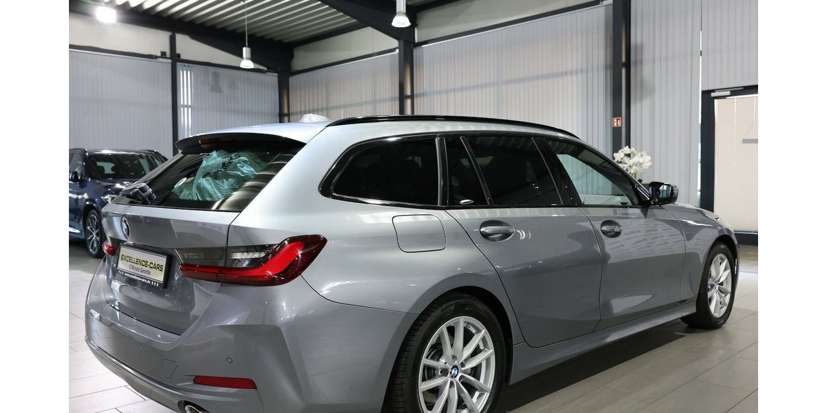BMW 318d Touring SPORT GREY & RED LEDER,CURVED+HUD 73.000 km 26.222 &euro; Hamm 59077