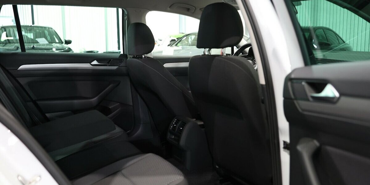 VW Passat Variant 2.0 TDI DSG BUSINESS LED,ACC+LANE 56.000 km 22.955 &euro; Hamm 59077