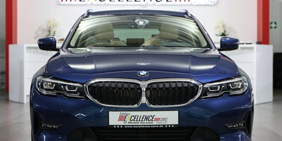 BMW 320d Touring SPORT BLUE & BEIGE / PANORAMA, LED 115.000 km 23.111 &euro; Hamm 59077