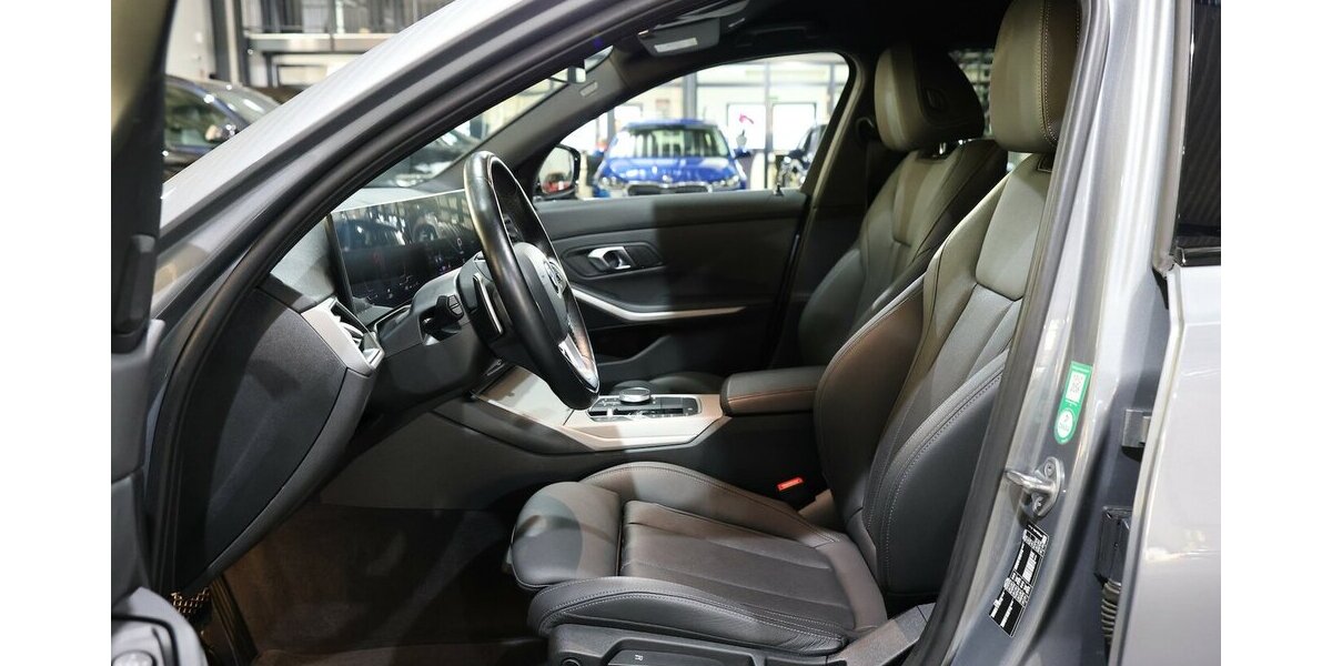 BMW 318d Touring ADVANTAGE CURVED+NAVI, LEDER, LED 67.000 km 25.999 &euro; Hamm 59077