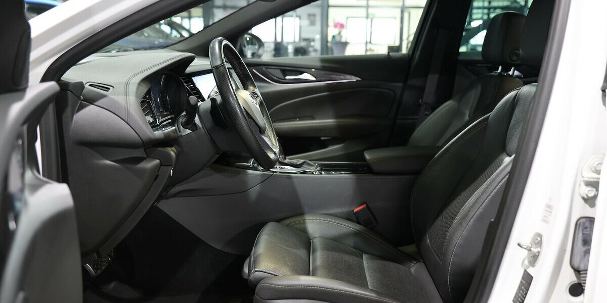 Opel Insignia ST 2.0 D 4x4 ULTIMATE OPC-LINE SPORT 149.000 km 17.991 &euro; Hamm 59077