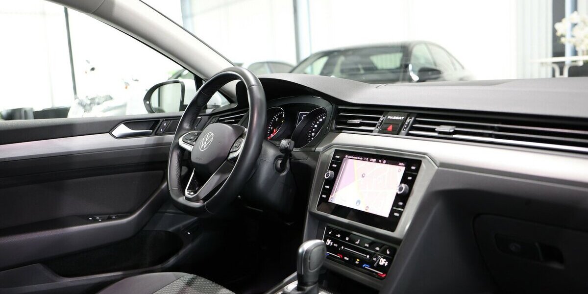 VW Passat Variant 2.0 TDI DSG BUSINESS LED,ACC+LANE 56.000 km 22.955 &euro; Hamm 59077