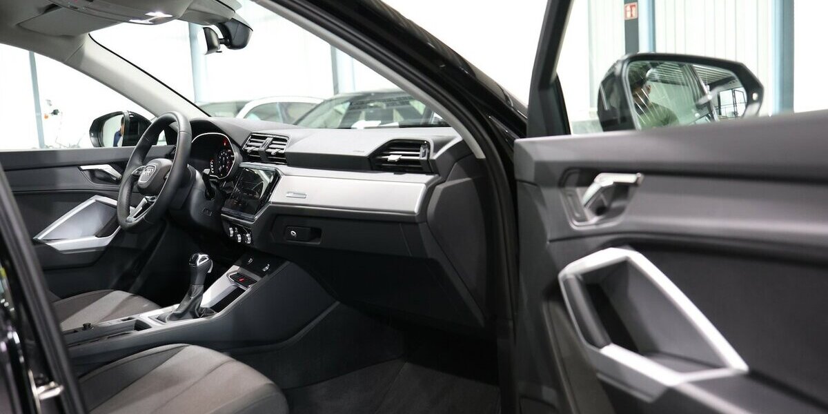 Audi Q3 35 TFSI / LED, VIRTUAL-COCKPIT, APPLE+ANDROID 15.000 km 29.777 &euro; Hamm 59077