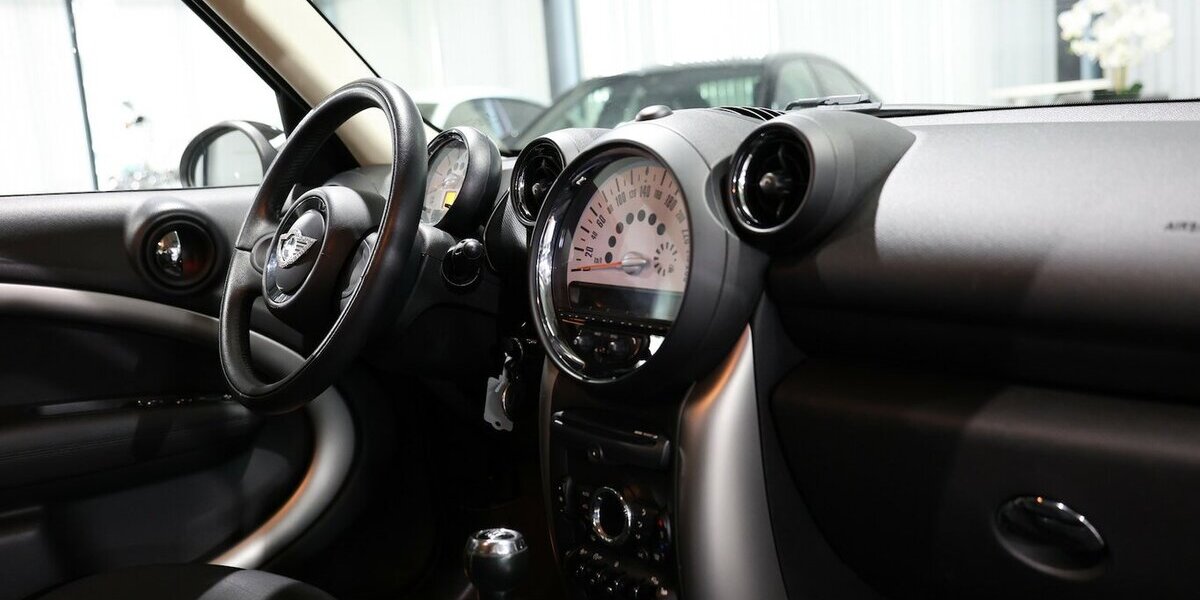 Mini Cooper D Countryman PEPPER II CARBON COLOUR 129.000 km 8.666 &euro; Hamm 59077