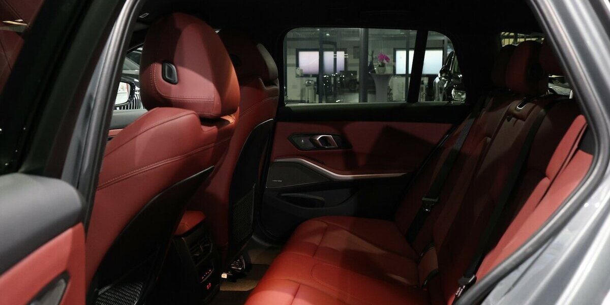 BMW 318d Touring SPORT GREY & RED LEDER,CURVED+HUD 73.000 km 26.222 &euro; Hamm 59077